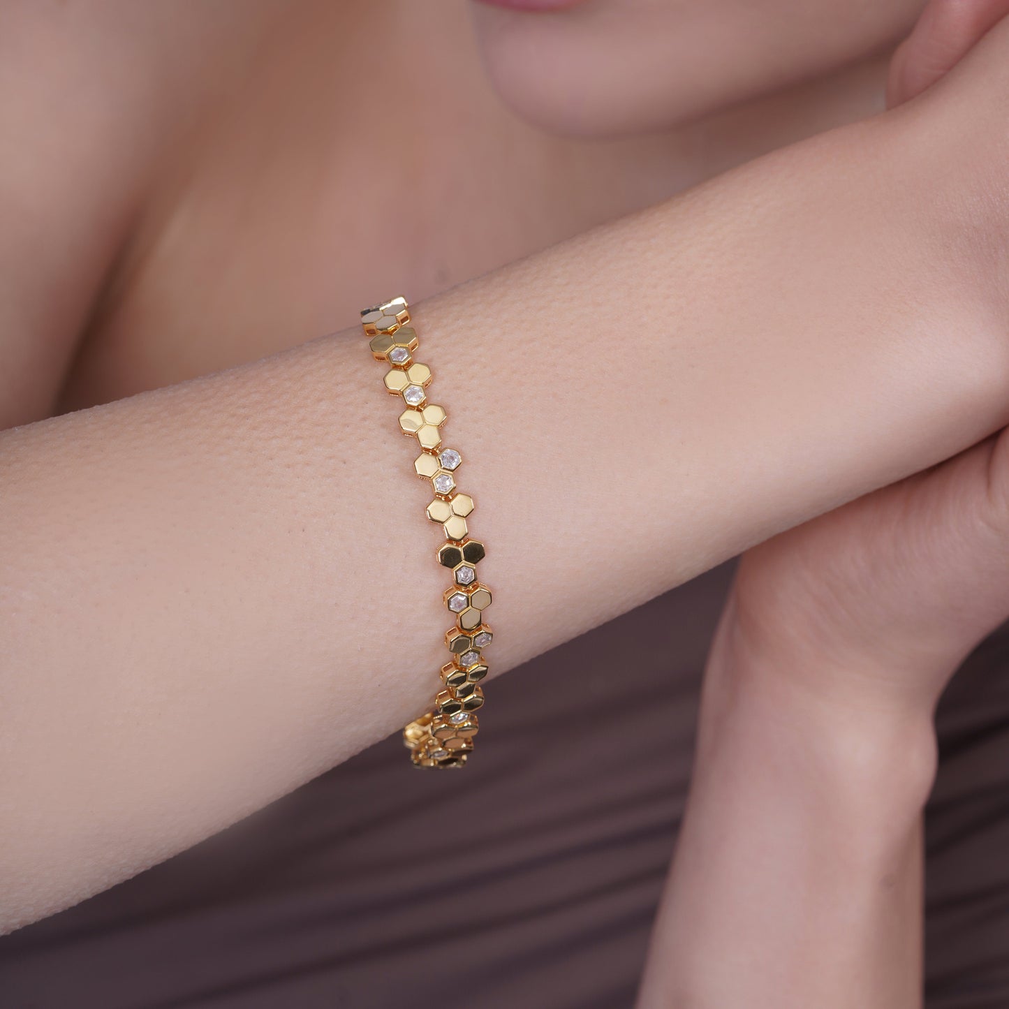 Gold Plated 925 Sterling Silver Honeycomb Hex Link 7mm Bracelet - TGB00009GP