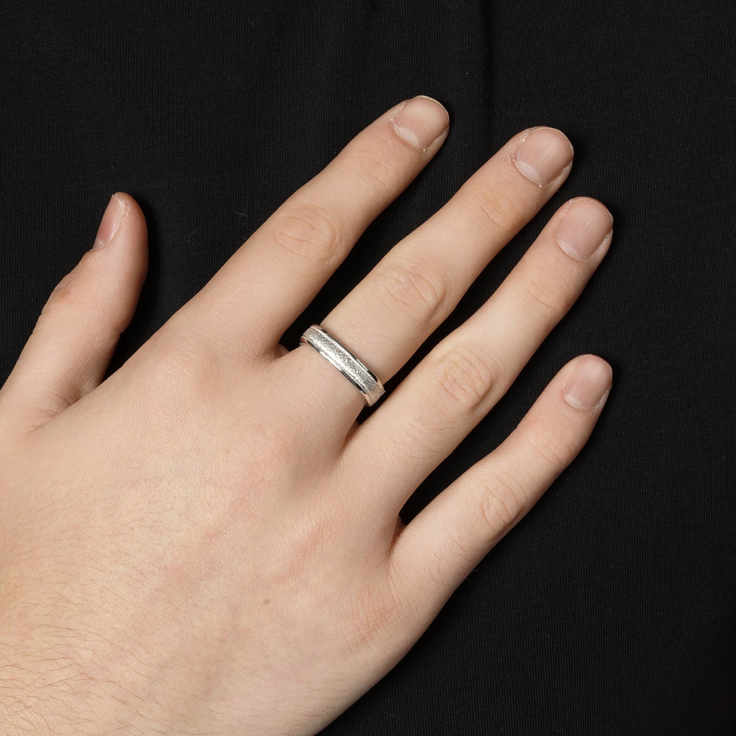 Rhodium Plated 925 Sterling Silver Men's Textured Milgrain Hammered Edge 5.4mm Ring - TGR00009