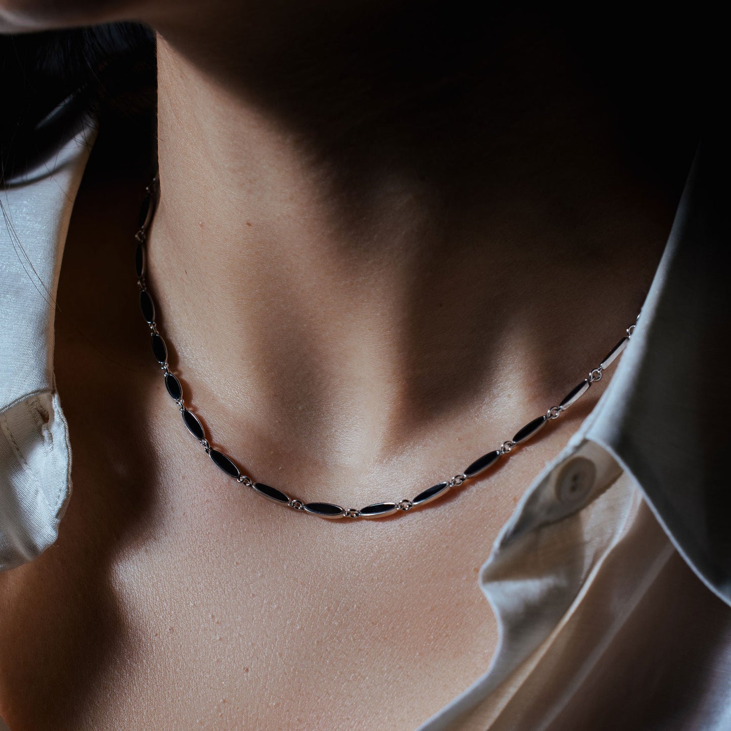 Rhodium Plated 925 Sterling Silver Onyx Cat's Eye Link Necklace - BGP01484