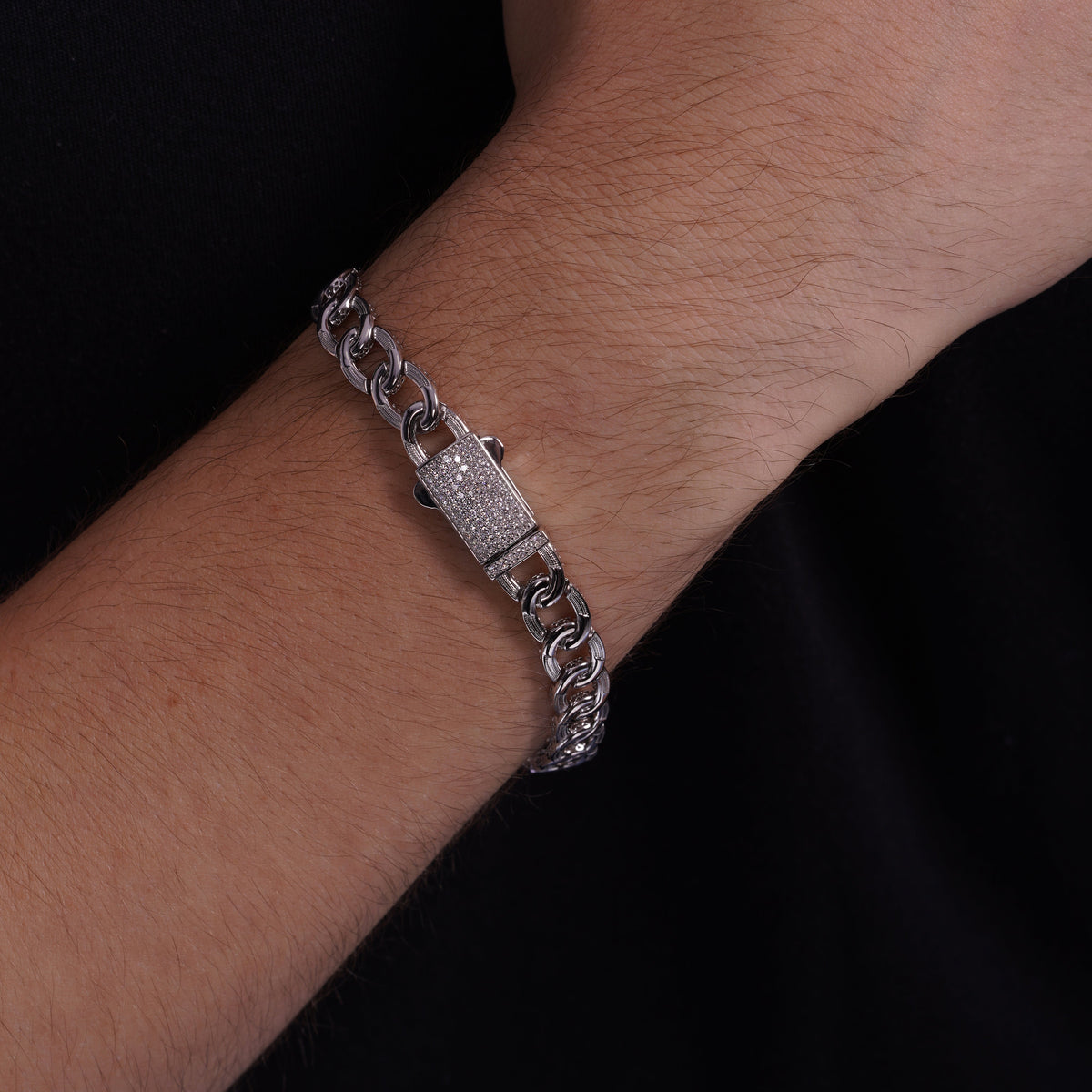 Rhodium Plated 925 Sterling Silver Moissanite on Lock Oval Link 8.5mm Bracelet - MTGB00013