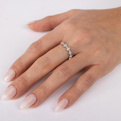 Silver 925 Rhodium Plated Clover Band with Clear CZ Stones - GMR00129W